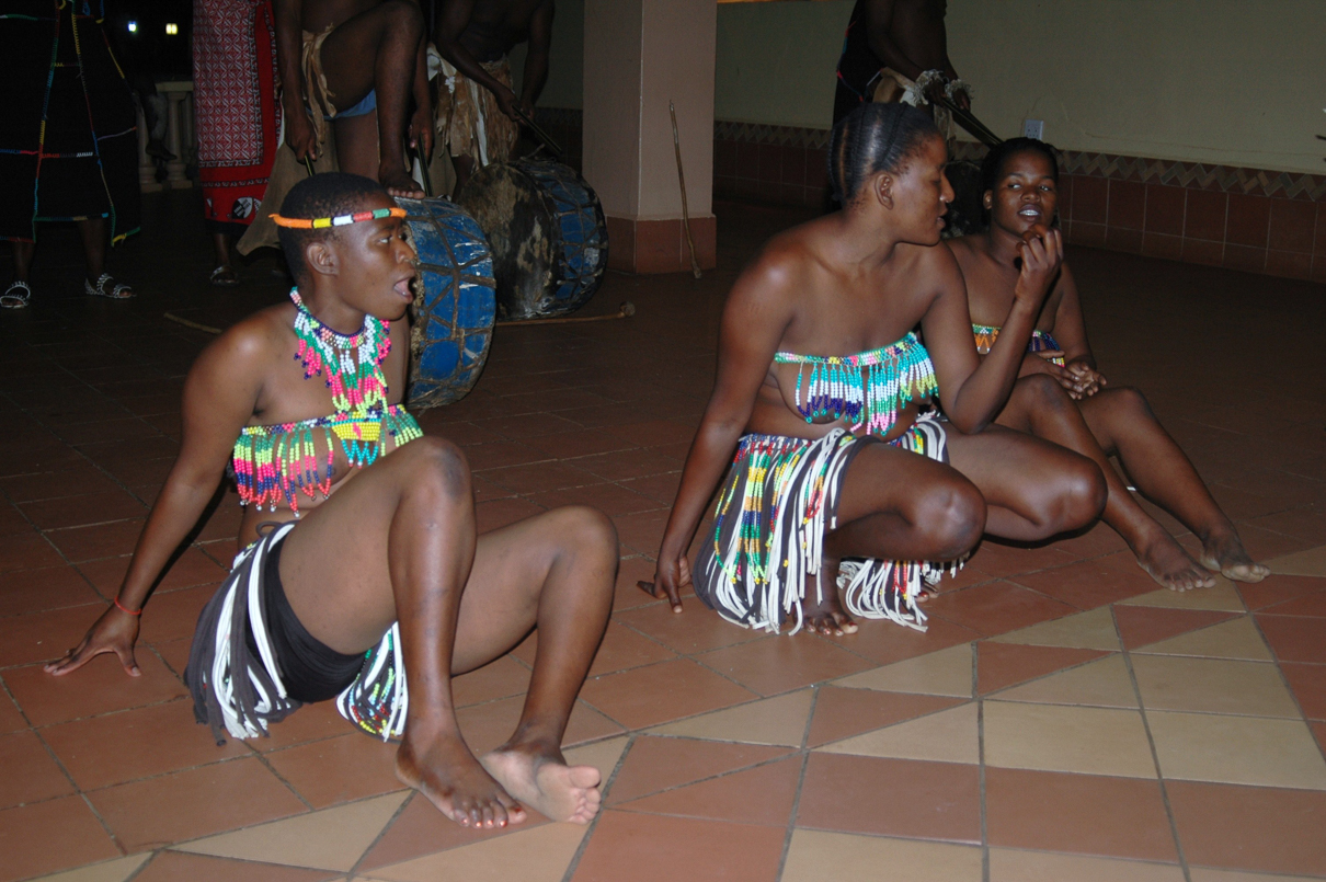 Danses Zouloues dans le Boma